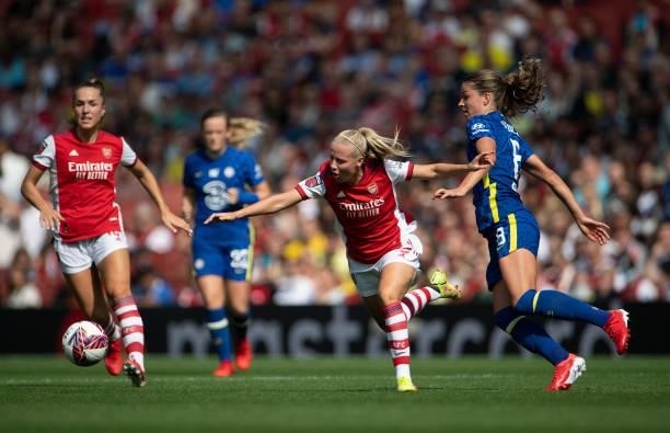 Beth Mead of Arsenal and Melanie Leupolz of Chelsea during the Barclays FA Women's Super League match between Arsenal Women and Chelsea Women at...