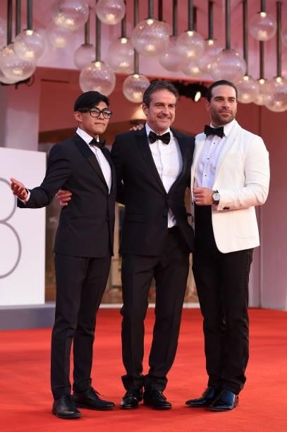 Hatzin Navarrete, director Lorenzo Vigas and Hernan Mendoza attend the red carpet of the movie "La Caja