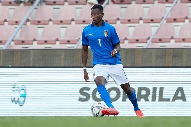 Kelvin Yeboah of Italy in action during the UEFA European Under-21 Championship Qualifier between Italy U21 and Montenegro U21 at Stadio Romeo Menti...
