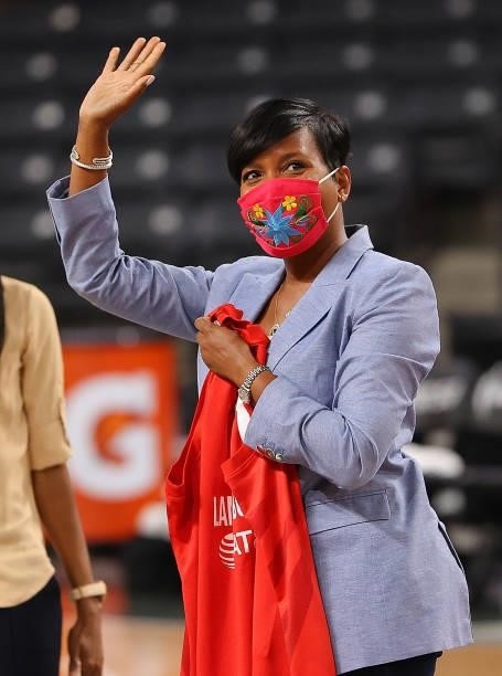 Atlanta Mayor Keisha Lance Bottoms accepts a personalized Atlanta Dream jersey during halftime of the game against the Phoenix Mercury at Gateway...