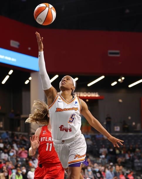 Shey Peddy of the Phoenix Mercury drives against Blake Dietrick of the Atlanta Dream during the second half at Gateway Center Arena on September 08,...