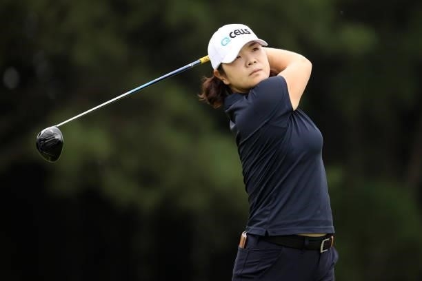 Min-young Lee of South Korea hits her tee shot on the 6th hole during the first round of the JLPGA Championship Konica Minolta Cup at Shizu Hills...