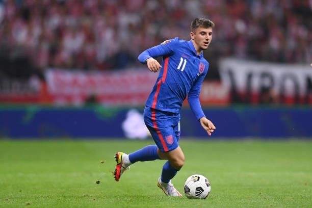 Mason Mount of England in action during the 2022 FIFA World Cup Qualifier between Poland and England at Stadion Narodowy on September 08, 2021 in...