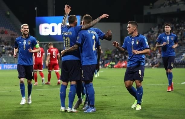 Giovanni Di Lorenzo of Italy celebrates his goal with his team-mates during the 2022 FIFA World Cup Qualifier match between Italy and Lithuania at...