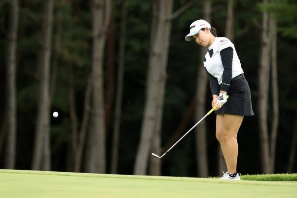 Sakura Koiwai of Japan chips onto the 16th green during the third round of the JLPGA Championship Konica Minolta Cup at Shizu Hills Country Club on...
