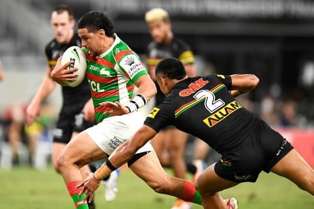 Cody Walker of the Rabbitohs breaks away from Stephen Crichton of the Panthers to score a try during the NRL Qualifying Final match between Penrith...