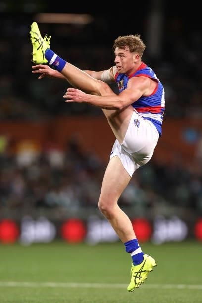 Mitch Hannan of the Bulldogs kicks during the AFL Second Preliminary Final match between Port Adelaide Power and Western Bulldogs at Adelaide Oval on...