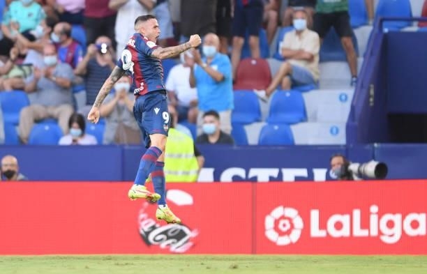 Roger of Levante celebrates after scoring their side's first goal during the LaLiga Santander match between Levante UD and Rayo Vallecano at Ciutat...