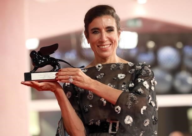 Blanca Li poses with the Best VR Experience Award for "Le Bal De Paris De Blanca Li