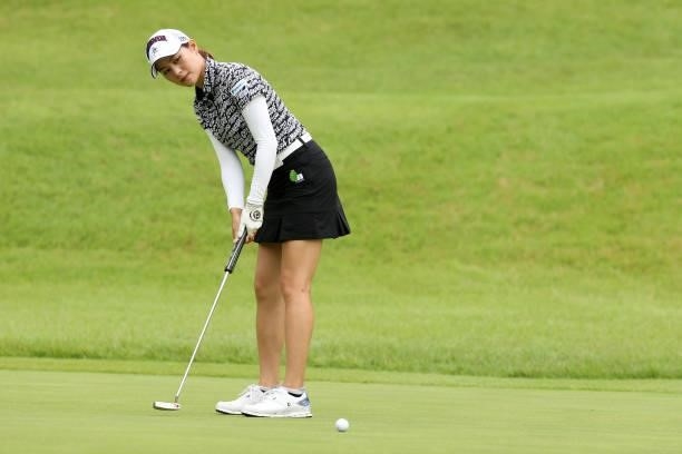 Hina Arakaki of Japan attempts a putt on the 10th green during the final round of the JLPGA Championship Konica Minolta Cup at Shizu Hills Country...
