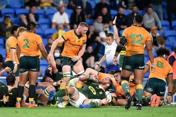 Lachlan Swinton of the Wallabies and Duane Vermeulen of the Springboks exchange words during the Rugby Championship match between the South Africa...