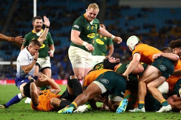 Malcolm Marx of South Africa scores a try during the Rugby Championship match between the South Africa Springboks and the Australian Wallabies at...