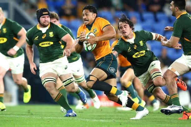 Pete Samu of the Wallabies makes a run during the Rugby Championship match between the South Africa Springboks and the Australian Wallabies at Cbus...