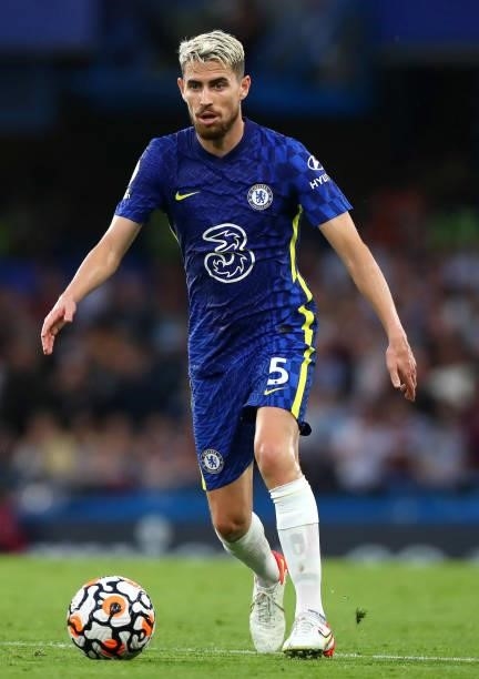 Jorginho of Chelsea FC controls the ball during the Premier League match between Chelsea and Aston Villa at Stamford Bridge on September 11, 2021 in...