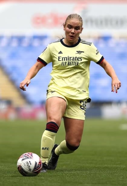 Alex Hennessy of Arsenal controls the ball during the Barclays FA Women's Super League match between Reading Women and Arsenal Women at Select Car...