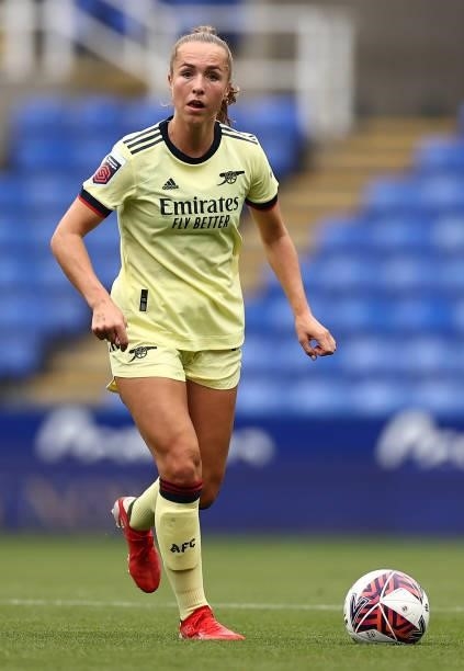 Lia Walti of Arsenal controls the ball during the Barclays FA Women's Super League match between Reading Women and Arsenal Women at Select Car...