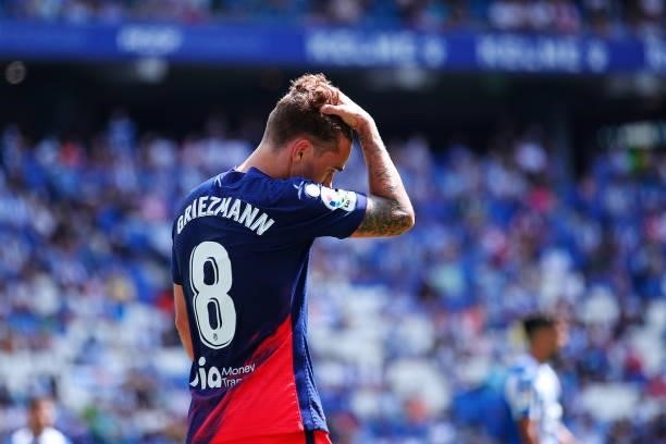 Antoine Griezmann of Atletico de Madrid looks dejected during the LaLiga Santander match between RCD Espanyol and Club Atletico de Madrid at RCDE...