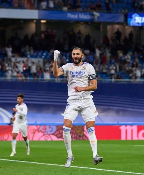 Karim Benzema of Real Madrid CF celebrates after scoring his team's fifth goal during the La Liga Santander match between Real Madrid CF and RC Celta...
