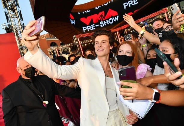 Shawn Mendes poses for a selfie at the 2021 MTV Video Music Awards at Barclays Center on September 12, 2021 in the Brooklyn borough of New York City.