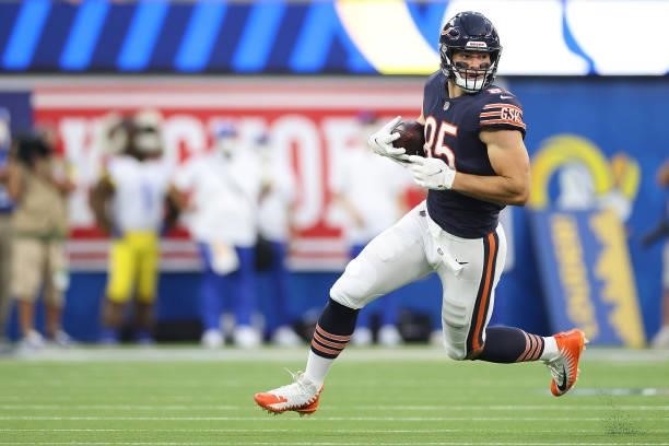 Cole Kmet of the Chicago Bears runs for yards during the first half against the Los Angeles Rams at SoFi Stadium on September 12, 2021 in Inglewood,...