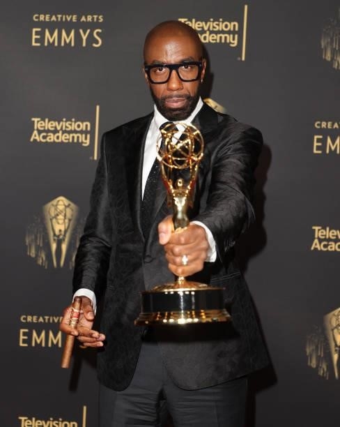 Smoove poses with the award for Outstanding Actor in a Short Form Comedy or Drama Series for "Mapleworth Murders