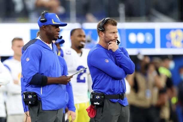 Defensive coordinator Raheem Morris and head coach Sean McVay of the Los Angeles Rams watch action during a game against the Chicago Bears at SoFi...