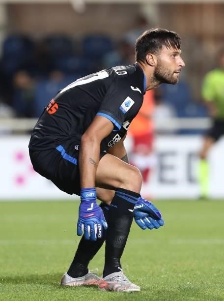 Marco Sportiello of Atalanta BC in action during the Serie A match between Atalanta BC and ACF Fiorentina at Gewiss Stadium on September 11, 2021 in...