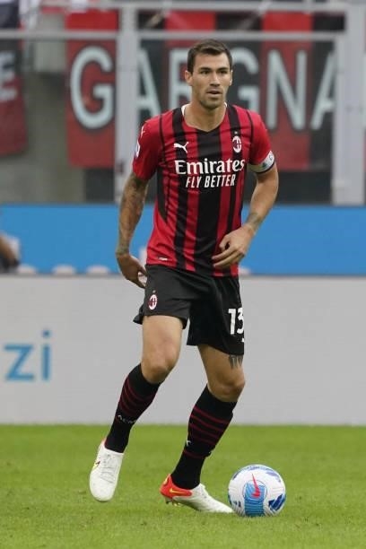 Alessio Romagnoli of AC Milan in action during the Serie A match between AC Milan and SS Lazio at Stadio Giuseppe Meazza on September 12, 2021 in...