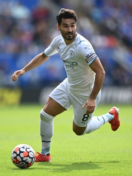 Ilkay Gundogan of Manchester City runs with the ball during the Premier League match between Leicester City and Manchester City at The King Power...