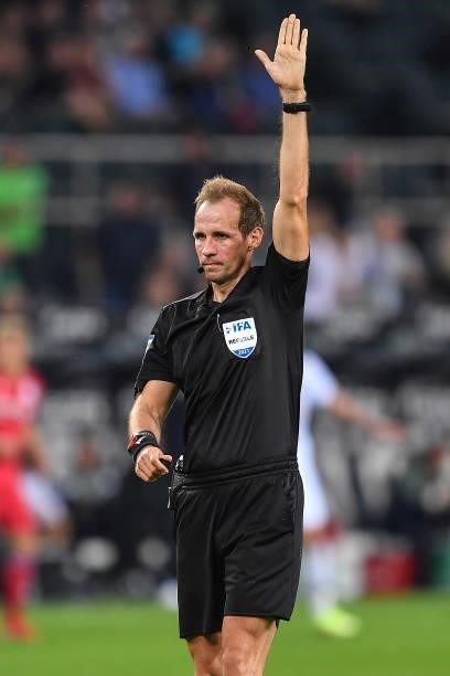 Referee Sascha Stegemann during the Bundesliga match between Borussia Mönchengladbach and DSC Arminia Bielefeld at Borussia-Park on September 12,...