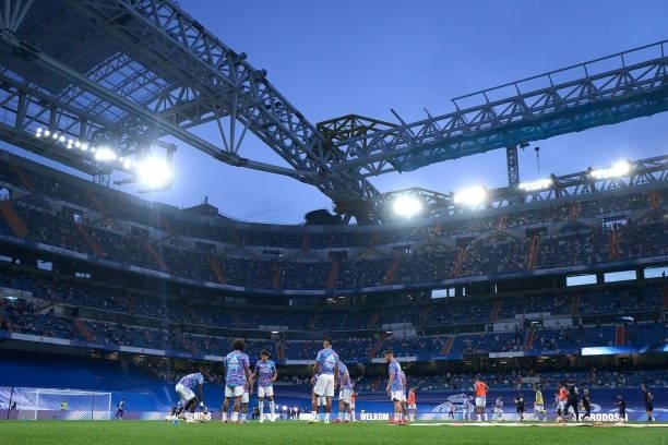Team of Real Madrid warming up prior the game during the La Liga Santander match between Real Madrid CF and RC Celta de Vigo at Estadio Santiago...