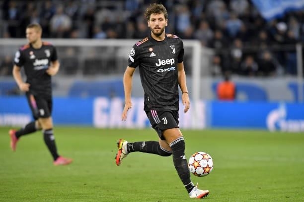 Manuel Locatelli of Juventus controls the ball during the UEFA Champions League group H match between Malmo FF and Juventus at Eleda Stadium on...