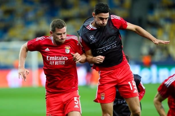 Jan Vertonghen of Benfica and Roman Yaremchuk of Benfica warm up during the UEFA Champions League match between FC Dynamo Kiev and SL Benfica at NSC...