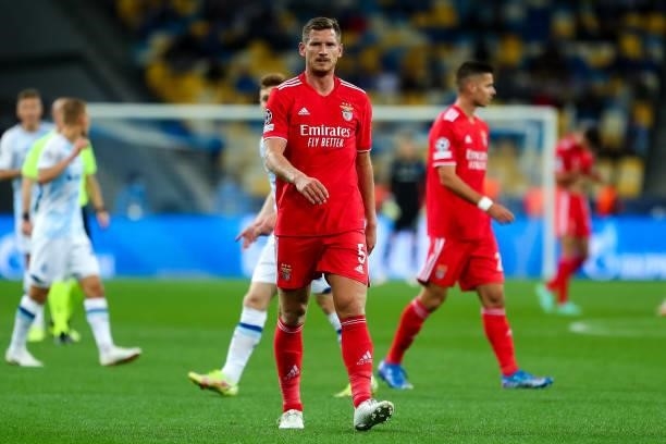 Jan Vertonghen of Benfica gestures during the UEFA Champions League match between FC Dynamo Kiev and SL Benfica at NSC Olimpiyskyi on September 14,...