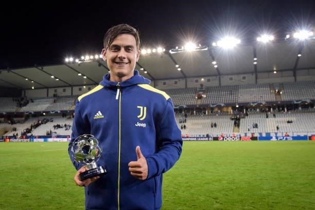 Paulo Dybala of Juventus awarded the best player of the match during the UEFA Champions League group H match between Malmo FF and Juventus at Eleda...