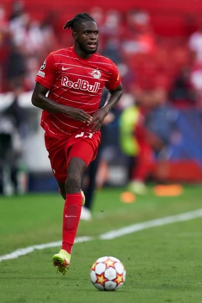 Oumar Solet of RB Salzburg runs with the ball during the UEFA Champions League group G match between Sevilla FC and RB Salzburg at Estadio Ramon...