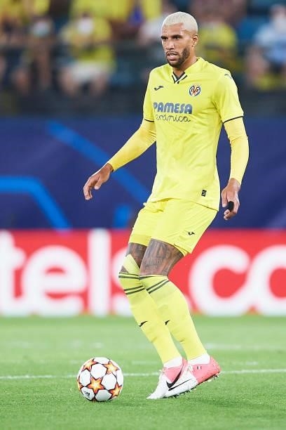 Etienne Capoue of Villareal in action during the UEFA Champions League group F match between Villarreal CF and Atalanta at Estadio de la Ceramica on...