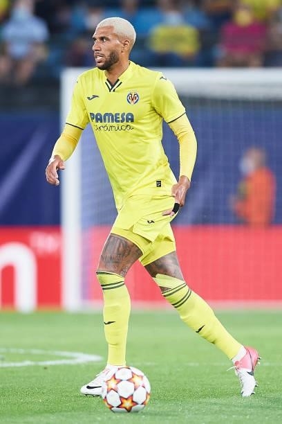 Etienne Capoue of Villareal in action during the UEFA Champions League group F match between Villarreal CF and Atalanta at Estadio de la Ceramica on...