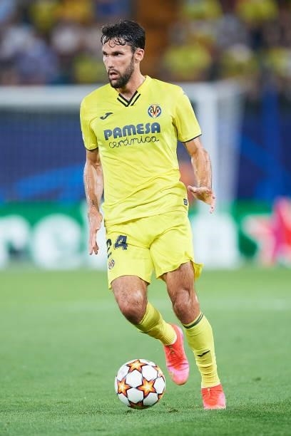 Alfonso Pedraza of Villarreal in action during the UEFA Champions League group F match between Villarreal CF and Atalanta at Estadio de la Ceramica...