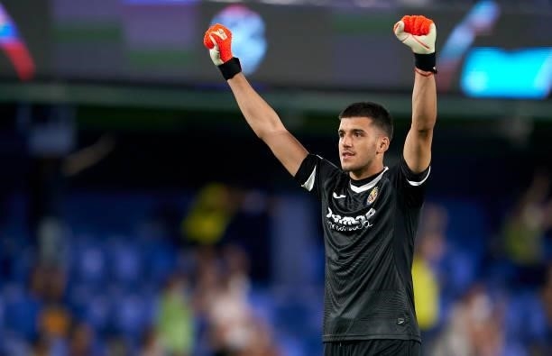 Geronimo Rulli of Villarreal celebrates after the second goal of his team scored by Arnaut Danjuma during the UEFA Champions League group F match...