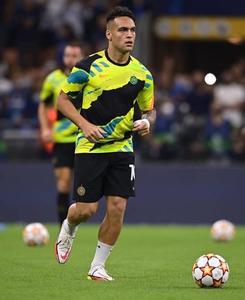 Lautaro Martinez of FC Internazionale warms up ahead of the UEFA Champions League group D match between Inter and Real Madrid at Giuseppe Meazza...