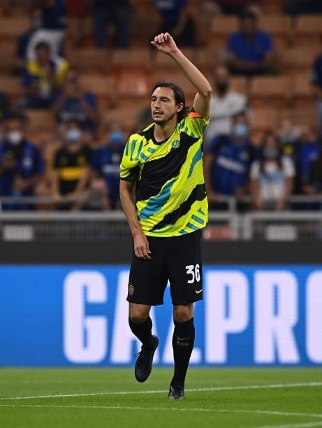 Matteo Darmian of FC Internazionale warms up ahead of the UEFA Champions League group D match between Inter and Real Madrid at Giuseppe Meazza...