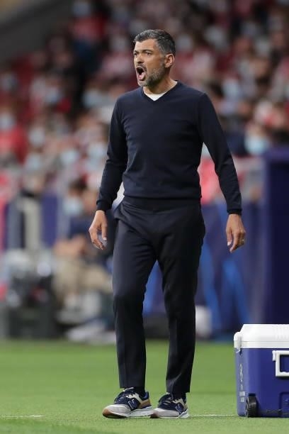 Sergio Conceicao, Head Coach of FC Porto reacts during the UEFA Champions League group B match between Atletico Madrid and FC Porto at Wanda...