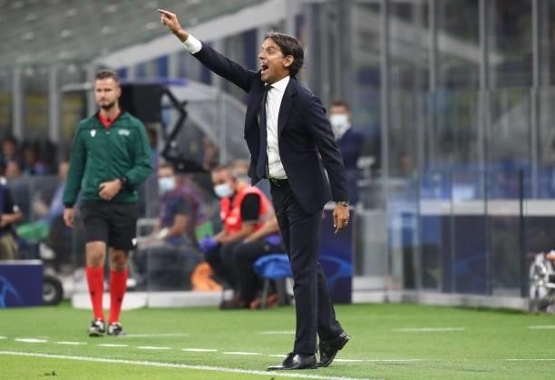 Internazionale coach Simone Inzaghi shouts to his players during the UEFA Champions League group D match between Inter and Real Madrid at Giuseppe...