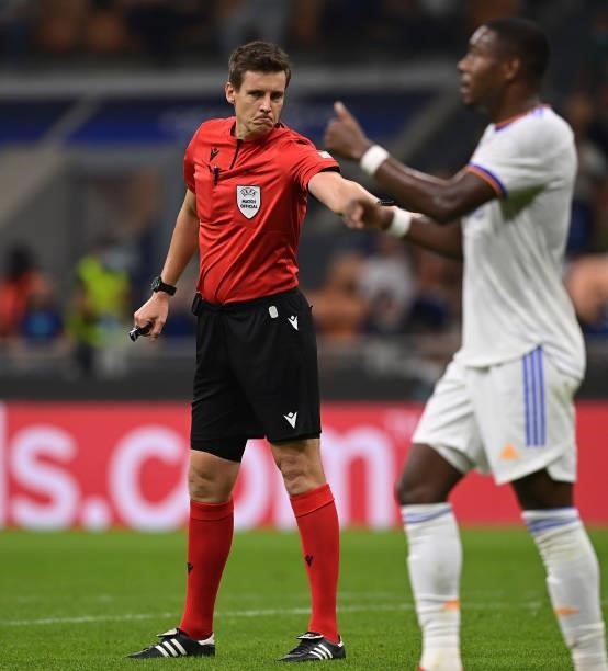 Referee in action during the UEFA Champions League group D match between Inter and Real Madrid at Giuseppe Meazza Stadium on September 15, 2021 in...