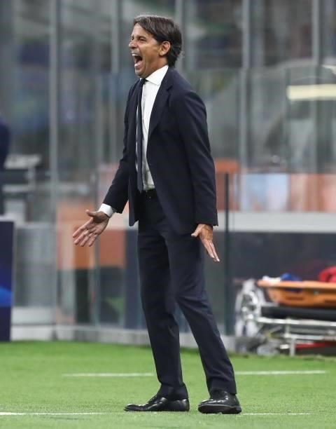 Internazionale coach Simone Inzaghi shouts to his players during the UEFA Champions League group D match between Inter and Real Madrid at Giuseppe...