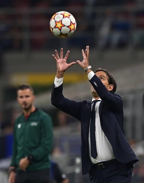 Head coach of FC Internazionale Simone Inzaghi reacts during the UEFA Champions League group D match between Inter and Real Madrid at Giuseppe Meazza...