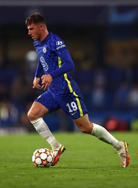 Mason Mount of Chelsea runs with the ball during the UEFA Champions League group H match between Chelsea FC and Zenit St. Petersburg at Stamford...