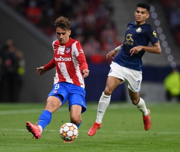Antoine Griezmann of Atletico Madrid in action during the UEFA Champions League group B match between Atletico Madrid and FC Porto at Wanda...