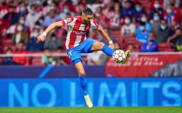 Yannick Carrasco of Atletico Madrid in action during the UEFA Champions League group B match between Atletico Madrid and FC Porto at Wanda...